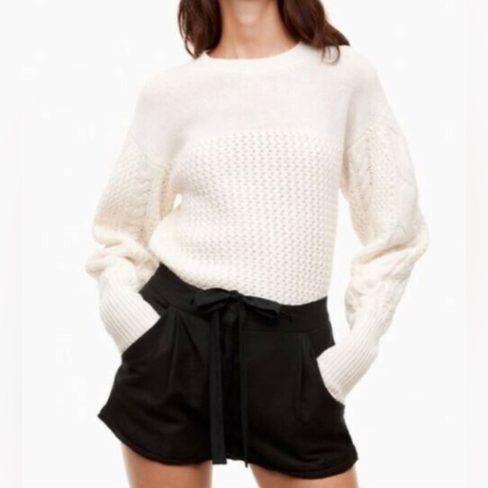 NWOT Aritzia Wilfred with linen Allegra shorts Black